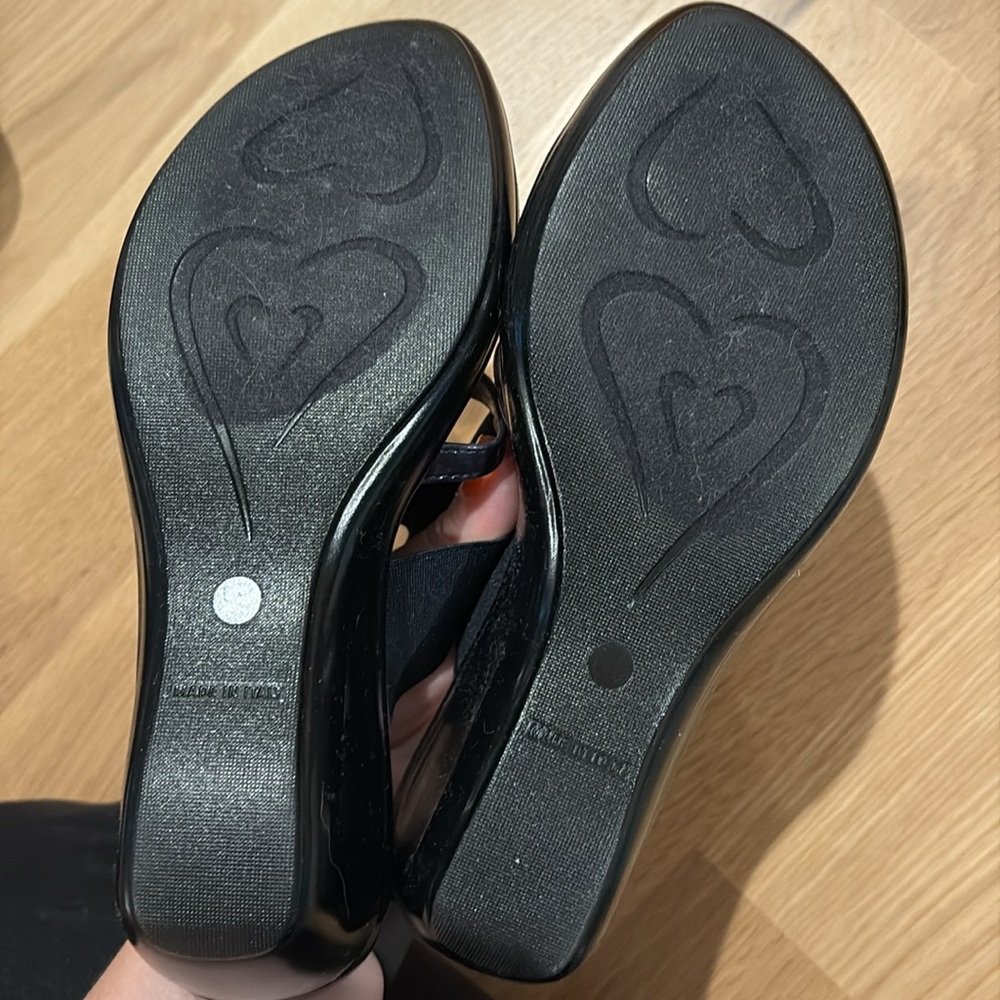 Italian Shoemakers Elegant Black Slides - Picture 4 of 5